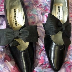 NWT cute hills shoes